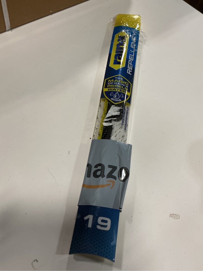 Condition photo showing Good Condition for Rain-X 810319 Repellency Water Repellent Wiper Blades, 19" Windshield Wiper,New & Improved Version of Latitude Wiper Blades w/Water Repellency Formula [Amazon Exclusive] 19" Repellency