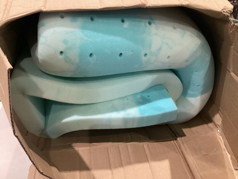 Matress topper blue size unknown
