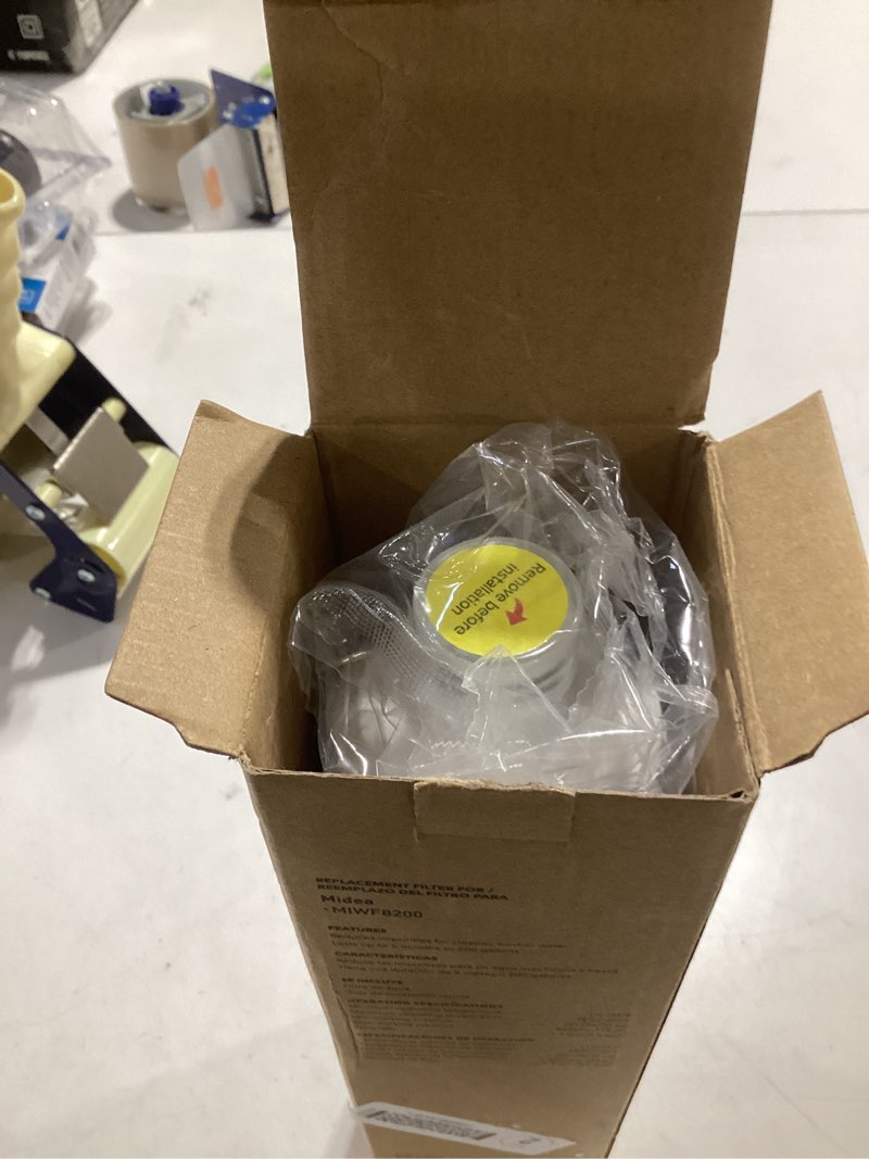 Condition photo showing Good Condition for Midea MIWF8200 Twist-in Refrigerator Water Filter, 200 Gallon, Compatible with Midea French Door Refrigerator MRF29D3AST/ MRF29D6AST/ MRF29D9BST