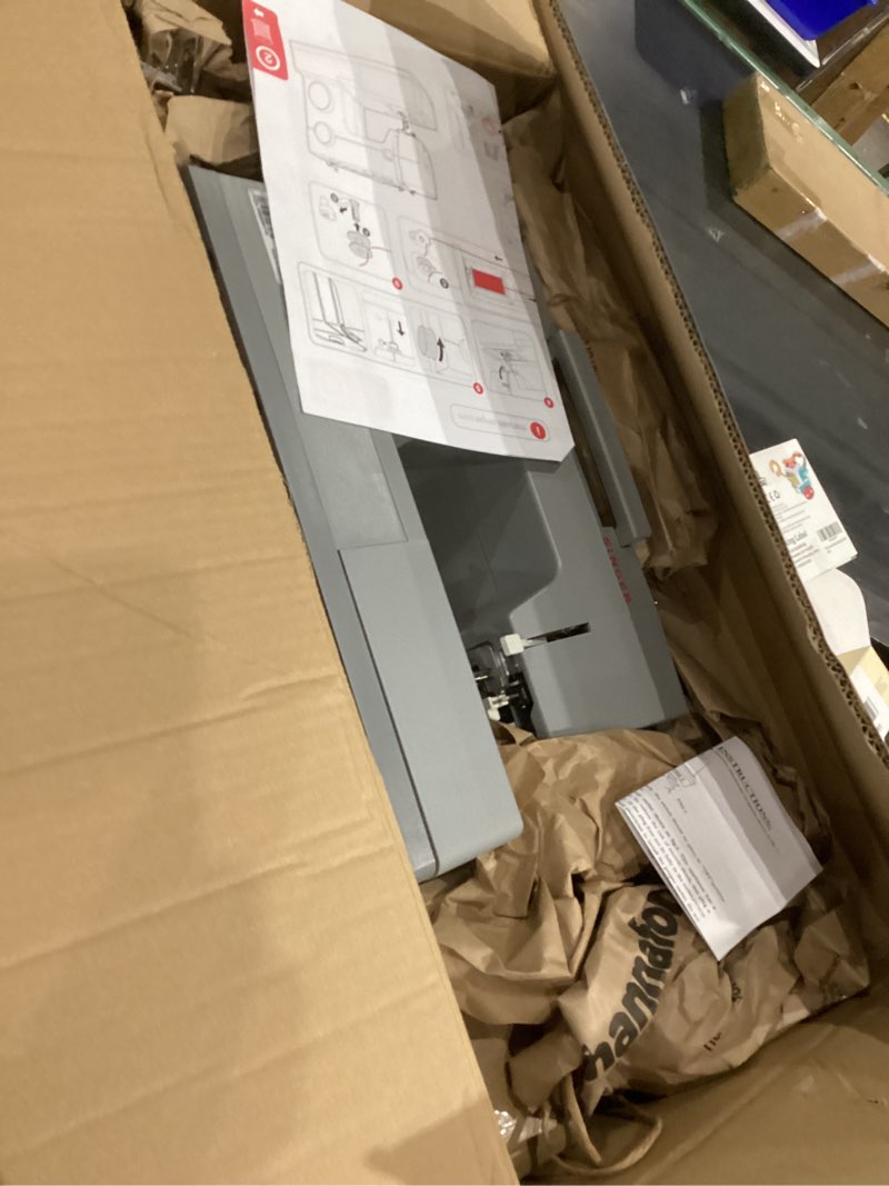 Condition photo showing Good Condition for Singer Heavy Duty Sewing Machine