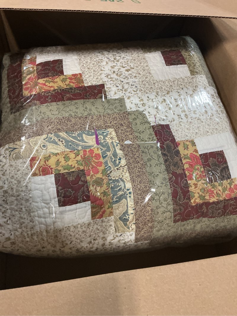 Condition photo showing New/Like New for NIUDÉCOR HOME Genuine Patchwork Quilt Sets 100% Cotton California King Bedspread Reversible Vintage 