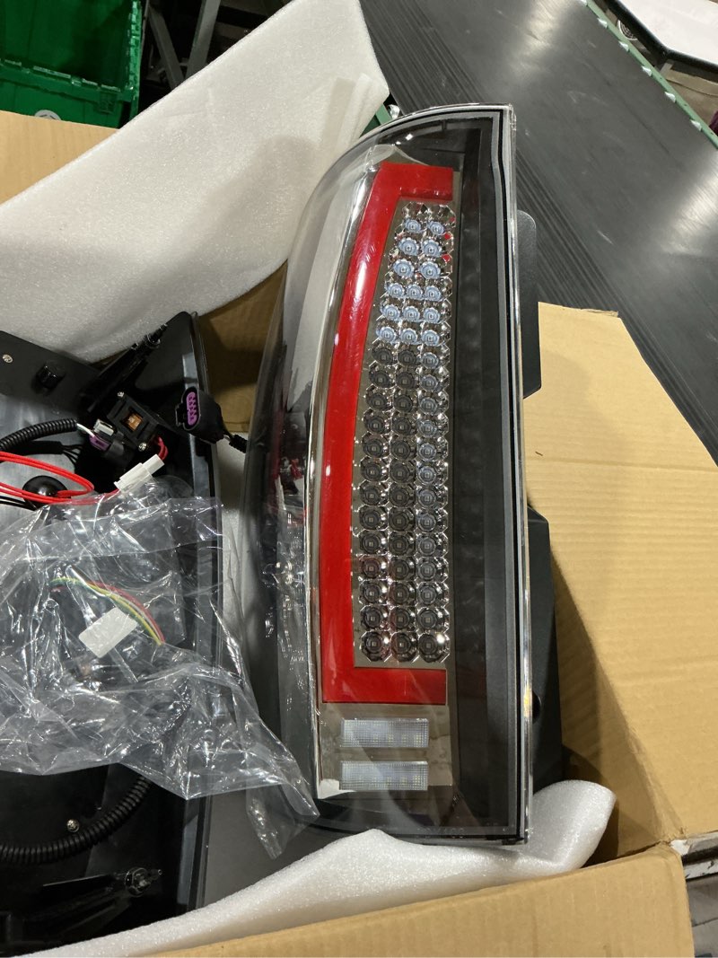 Condition photo showing Good Condition for ilonpa (2 pack) led tail light assembly for 2007-2014 chevy suburban 1500 2500, 2007-2014 chevy tahoe [only incandescent models], taillight assembly w/o blind spot, chrome housing clear lens
