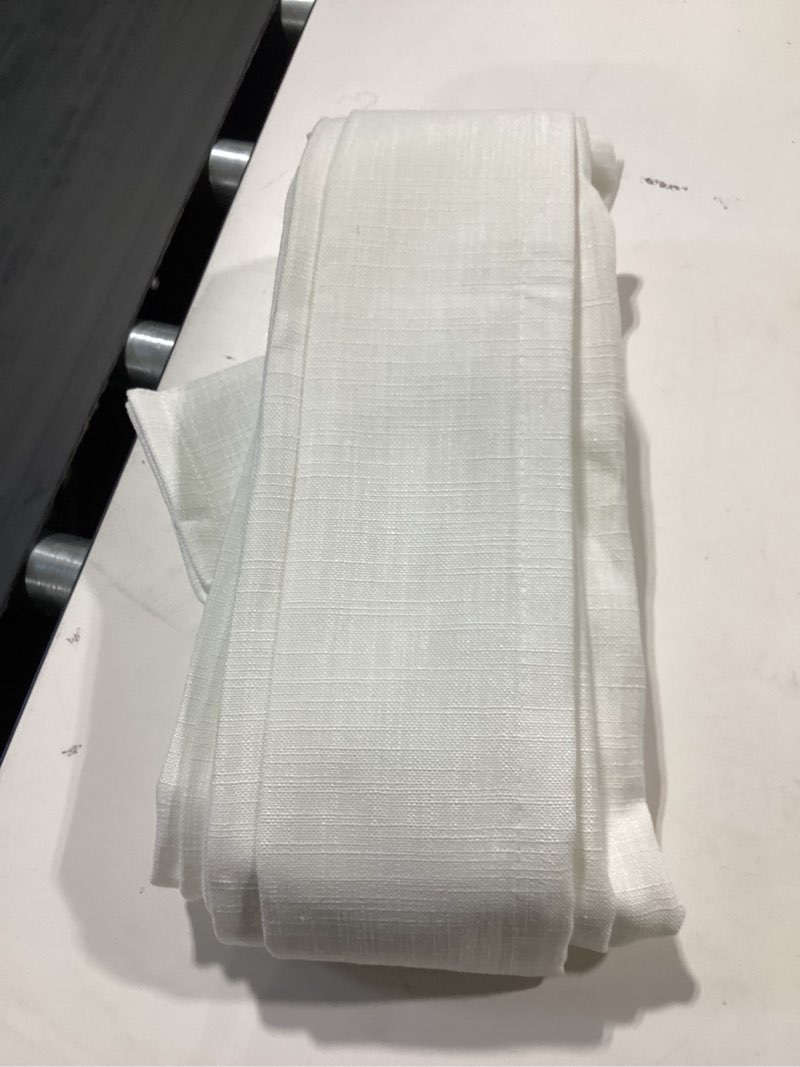 Condition photo showing Good Condition for surmente white rectangle tablecloth 90 x 132-inch rectangular polyester table cloth for weddings, banquets, or restaurants 132" x 90" (rectangular) white