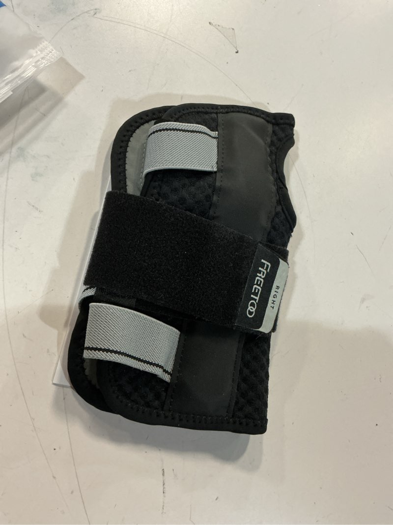 Condition photo showing Good Condition for freetoo tendonitis wrist brace night support fit right hand for work, pain relief wrist splint for arthritis, sprain for sleeping, hand brace for carpal tunnel for women men (l/xl, black/grey) right-gray/black l/xl