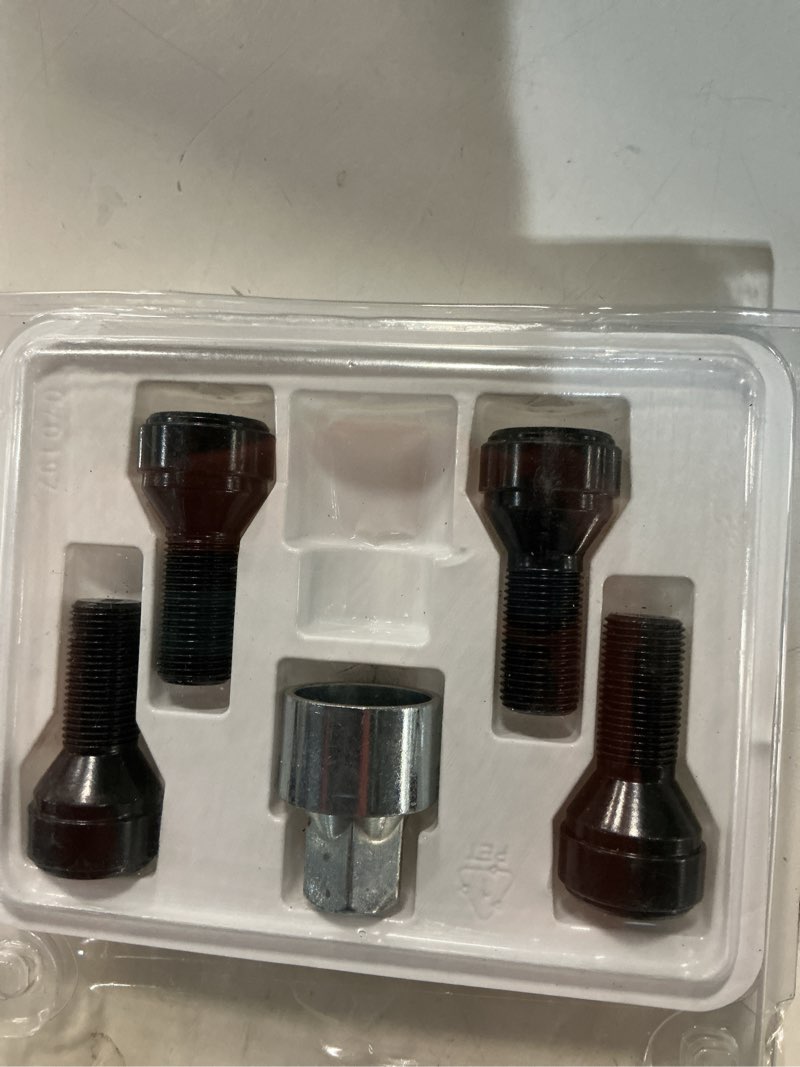 Condition photo showing Good Condition for lockable wheel bolt rim locks m14x1.25 compatible with bmw 228i 328d 328i 335i 428i 435i 528i 535d 535i 650i x1 x2 x3 x4 x5 x6 x7 z4 m2 m3 m4,replace for 36136792851