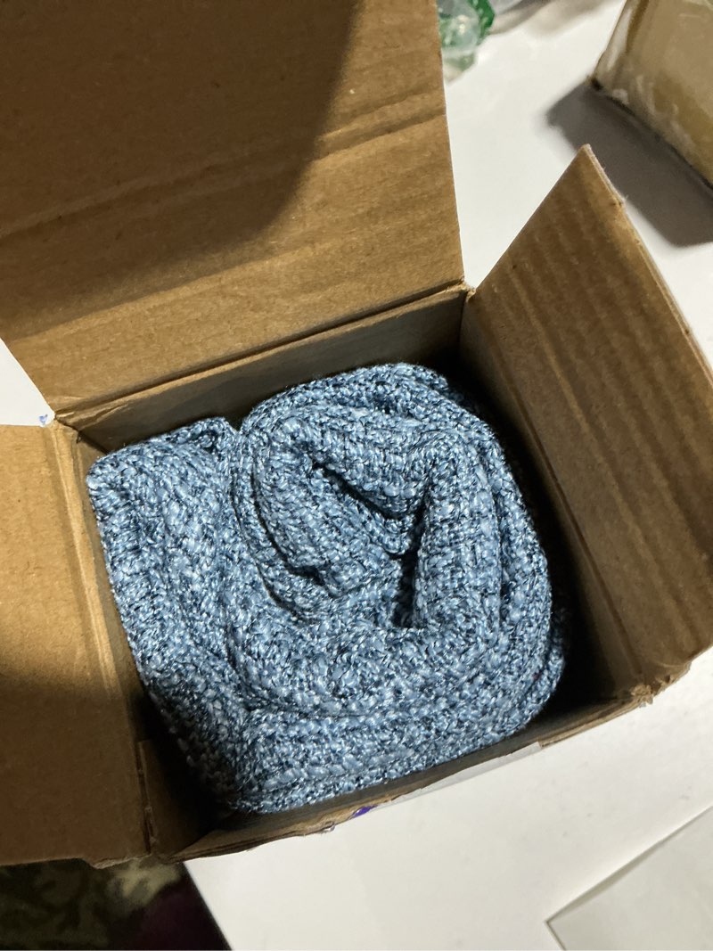 Condition photo showing As Is for MIULEE Burlap Linen Throw Pillow Covers 20x20 Inch Set of 2 Coastal Blue Spring Decorative Pillows Modern Farmhouse Pillowcases Soft Accent Cushion Covers for Couch Sofa Bedroom Livingroom Home Decor 20" x 20" (Pack of 2) Blue