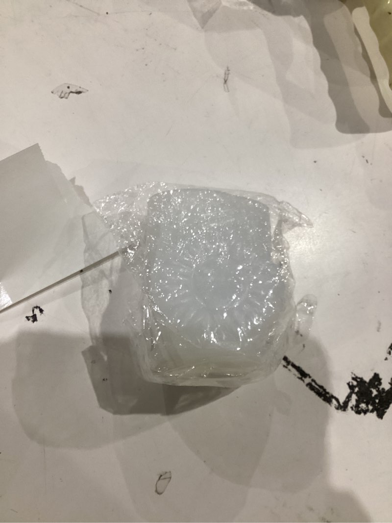 Condition photo showing Good Condition for Sunflower Silicone Candle Molds Flower Pillar Candle Molds for Candles Making Resin Casting Aromatherapy Candles Wax Polymer Clay Home Decoration Style G