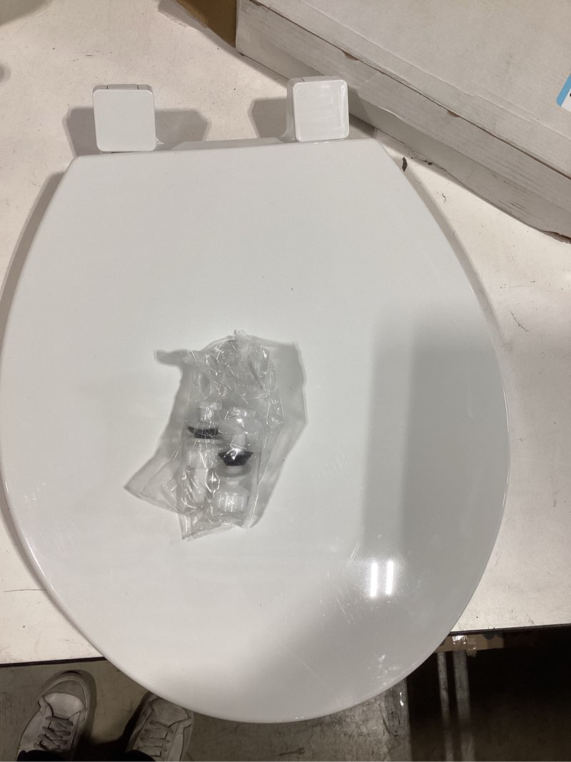 Condition photo showing Good Condition for round toilet seat, standard 16.5” slow/soft close round toilet seat for round toilets, no-slam quiet-close lid, easy-to-install, white, durable never-loosen design white round(standard)