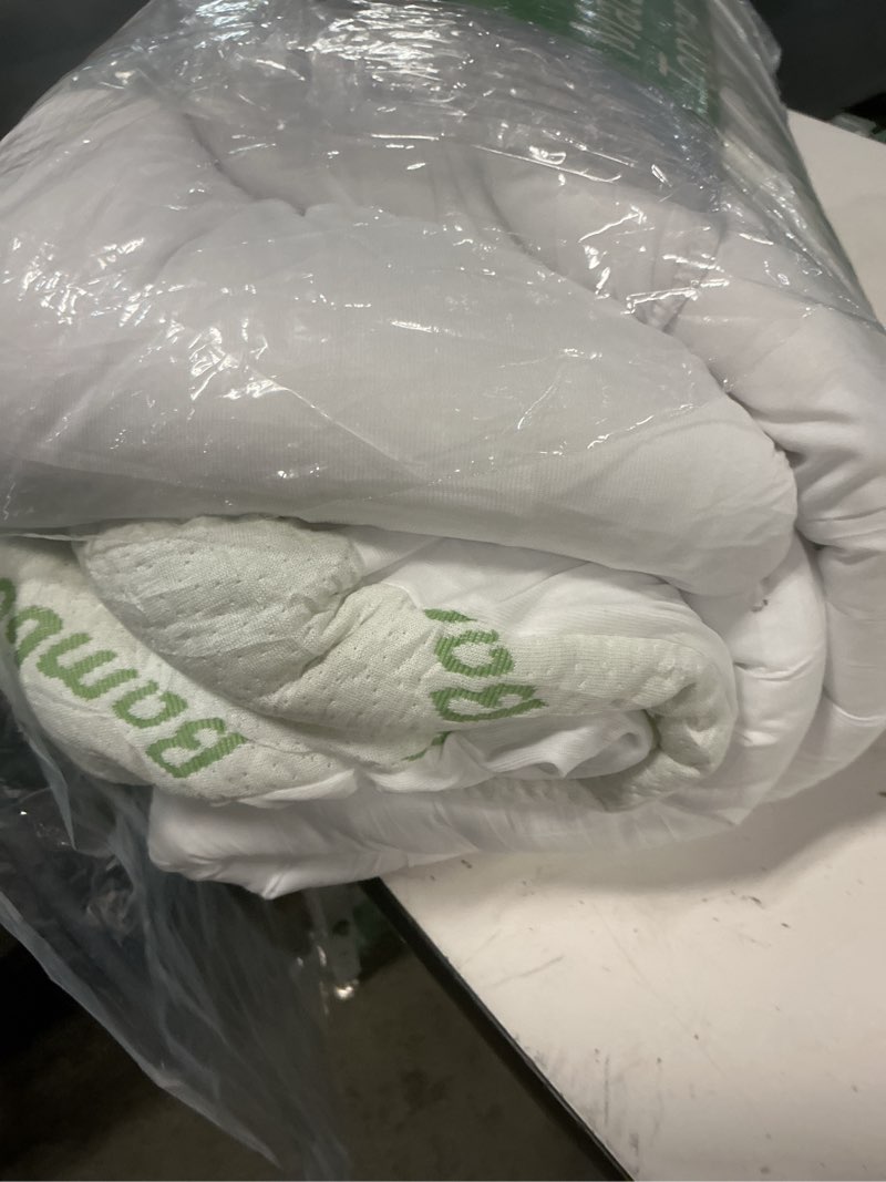 Condition photo showing New/Like New for ultra soft queen size mattress topper - viscose made from bamboo pillow top mattress pad for back pain relief - naturally cooling for hot sleepers, green green queen