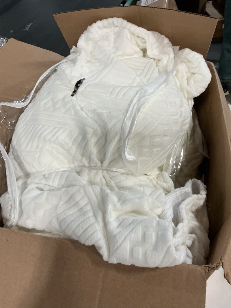 Condition photo showing Good Condition for Ruaozz Sectional Sofa Covers Oversized L Shape 5 Seat Recliner Couch Covers - Washable Soft Extra Large Sectional Covers with Pockets (Ivory) Ivory L Shape 5 Seat Recliner Cover