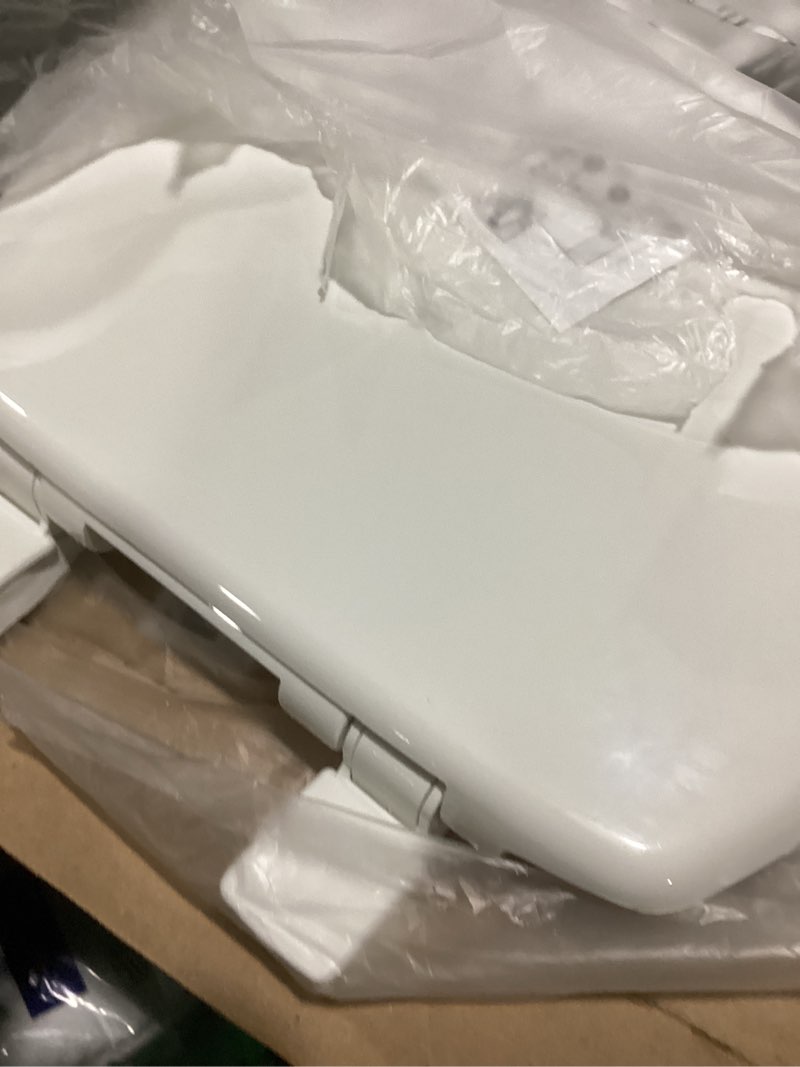Condition photo showing Good Condition for bemis 7300slec slow close toilet seat, easy clean hinges and durable plastic seat, made in usa, elongated, white