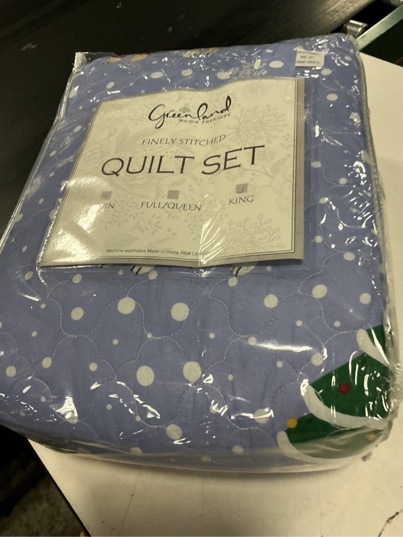 Condition photo showing Good Condition for greenland home fashions winter whiskers dogs & cats reversible pet lovers' quilt set, 3-piece king/cal king
