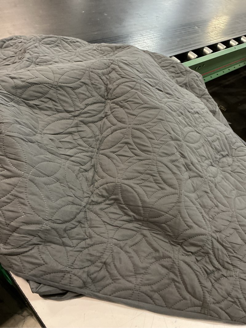 Condition photo showing Good Condition for bedlore waterproof mattress protector, twin size mattress pad with deep pocket 6"-15" depth, soft breathable dirt-proof single bed mattress cover for bedroom, dorm room (gray) gray twin