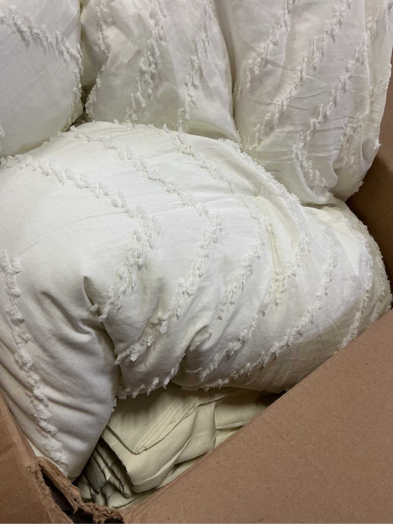 Condition photo showing Good Condition for Litanika Ivory California King Size Comforter Set with Sheets - 7 Pieces Bed in a Bag California King Boho Tufted Complete Bedding Sets with Comforter, Sheets, Pillowcases & Shams Cream California King (104"x96")