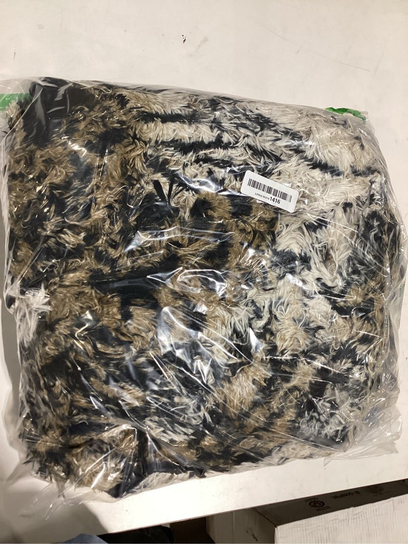 Condition photo showing As Is for xege tiger print fluffy faux fur duvet cover set, 3 pieces soft plush shaggy fuzzy bedding set(1 farmhouse comforter cover + 2 furry pillow cases), zipper closure(queen, tiger print brown) queen tiger print brown
