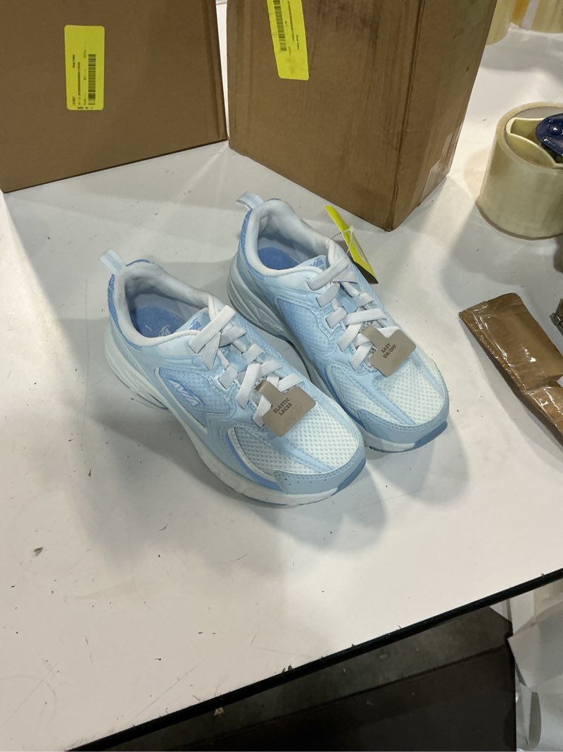 Condition photo showing Good Condition for (size 1) avia 5000 unisex little and big kid chunky trainer sneakers