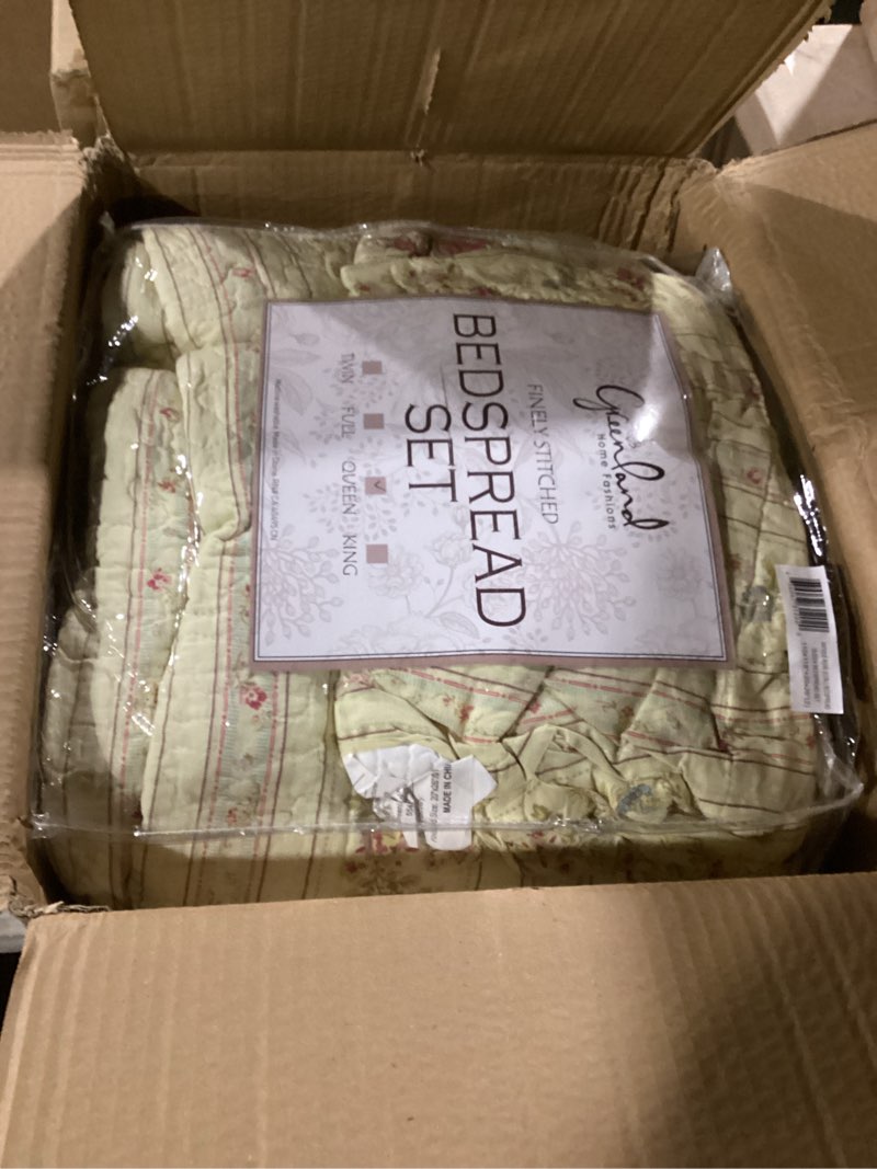 Condition photo showing New/Like New for greenland home antique rose jumbo oversized 100% cotton bedding set, bedspread 110 w x 118 l with 2 shams 20 w x 26 l each, queen (3 piece), ecru queen (3 piece) ecru