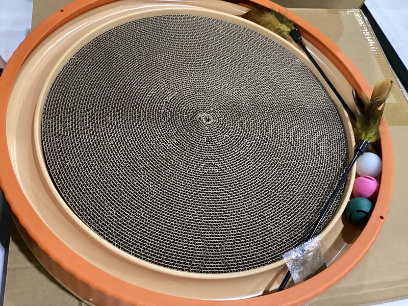 Condition photo showing Good Condition for extra-large round cat scratcher bed with ball track – 3-in-1 circular cardboard scratching pad with feather toys – interactive cat toy round track for large breeds like maine coons (orange)