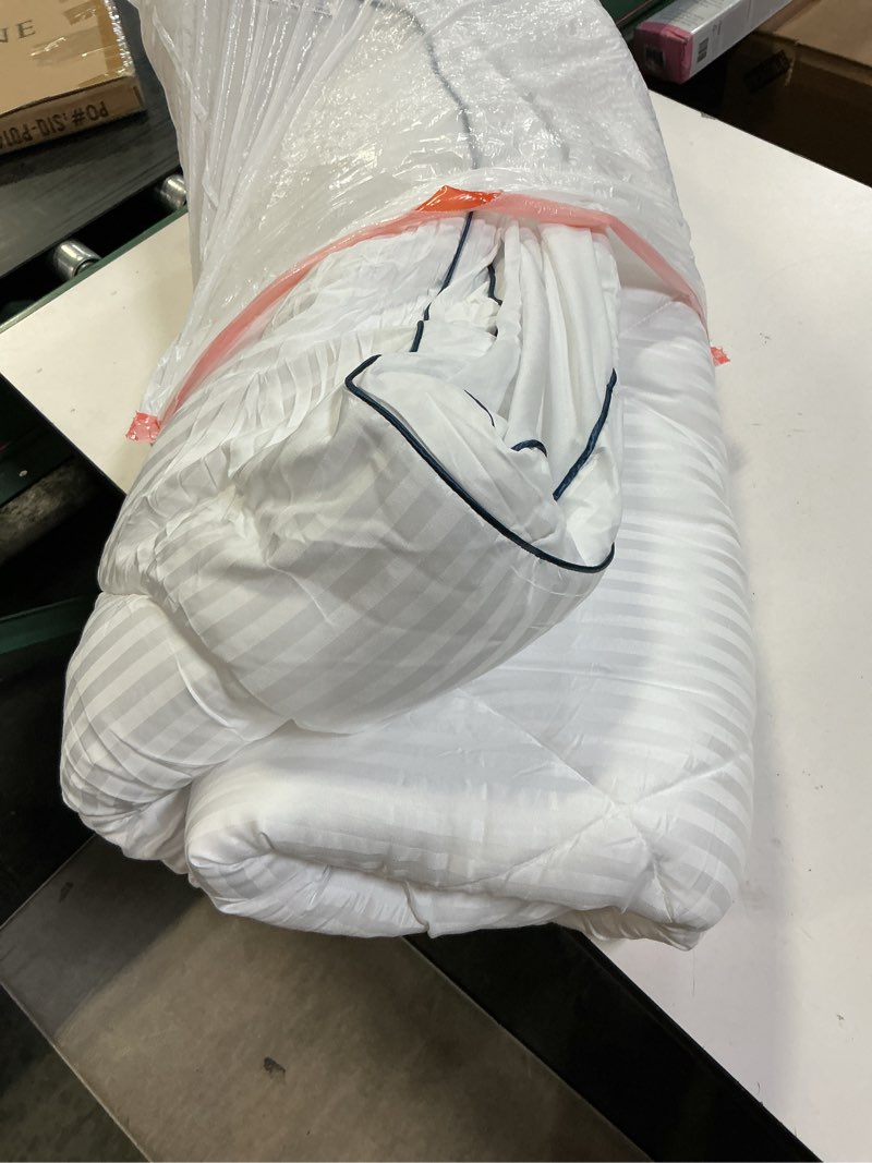 Condition photo showing Good Condition for BEDLORE Queen Mattress Topper, Thick Pillow Top Bed Cover for Back Pain Relief, Soft Mattress Pad with Deep Pockets 6-18 inch