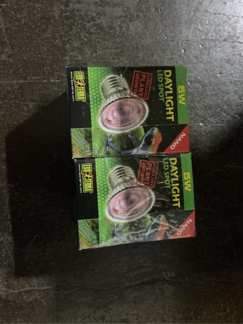 ((BIDDING ON 2))ExoTerra 5w led spot daylight