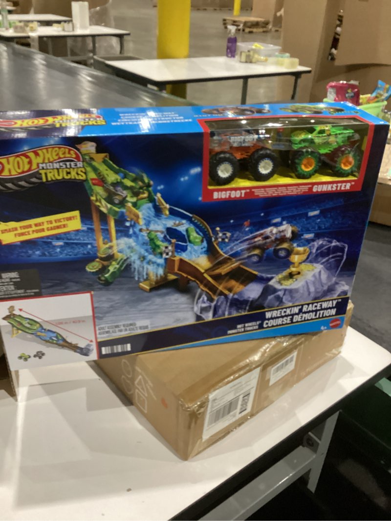 Condition photo showing New/Like New for Hot Wheels Monster Trucks Playset with Monster Trucks Bigfoot & Gunkster, Convenient Storage, Wreckin’ Raceway Raceway Playset