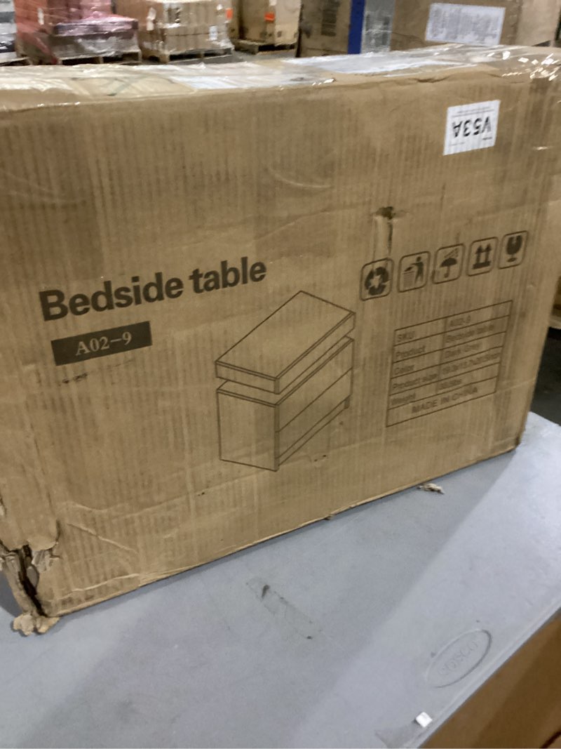 https://lotting-media.assets.bidfta.com/lotting_401ba676-fbe4-4c6d-829d-4b5083a3a37a