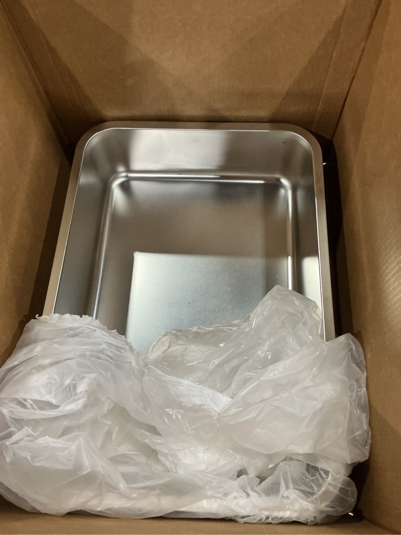 Condition photo showing New/Like New for kirecoo stainless steel litter box, large low entry metal cat pan box, indoor litter tray, non stick, no smell, easy to clean, pet toilet supplies for cats 19.48” l x 13.58” w x 3.9” h