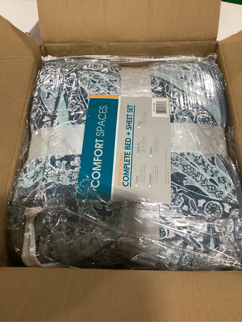 Condition photo showing New/Like New for comfort spaces bed in a bag - trendy casual design cozy comforter with complete sheet set with side pocket, all season cover, matching shams, twin xl(66 in x 90 in), gloria, damask blue 6 piece twin xl damask blue