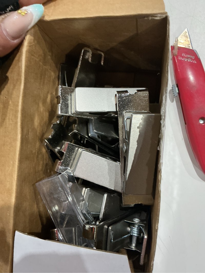 Condition photo showing Good Condition for incomplete shimeyao 25 pcs 2\" stainless steel metal clips for grid wall rotatable clip multifunctional grid wall accessories for organization clothing, accessories, signage