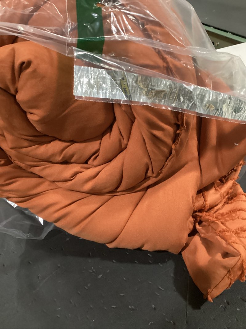 Condition photo showing As Is for andency full size comforter sets burnt orange, boho lightweight full bed set, terracotta fluffy bedding set & collections, 3 pieces rust tufted design (79x90inches, 1 comforter and 2 pillow shams) 04 - terracotta full (79"x90")