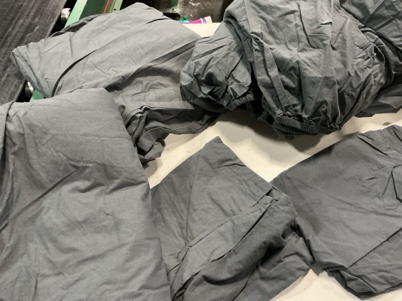 Condition photo showing Good Condition for organic brushed cotton deluxe bedding bundle duvet cover set(5 pcs), king/cal king, nightfall