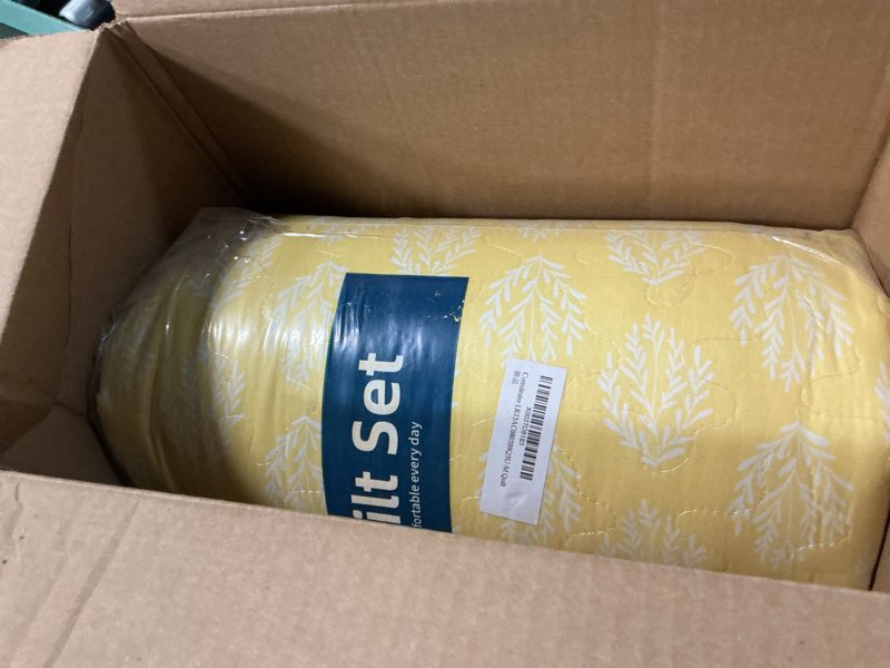 Condition photo showing New/Like New for cottolester boho quilt set queen size yellow striped bedspread lightweight soft microfiber bedding set 96"x90" (3 pieces) queen yellow