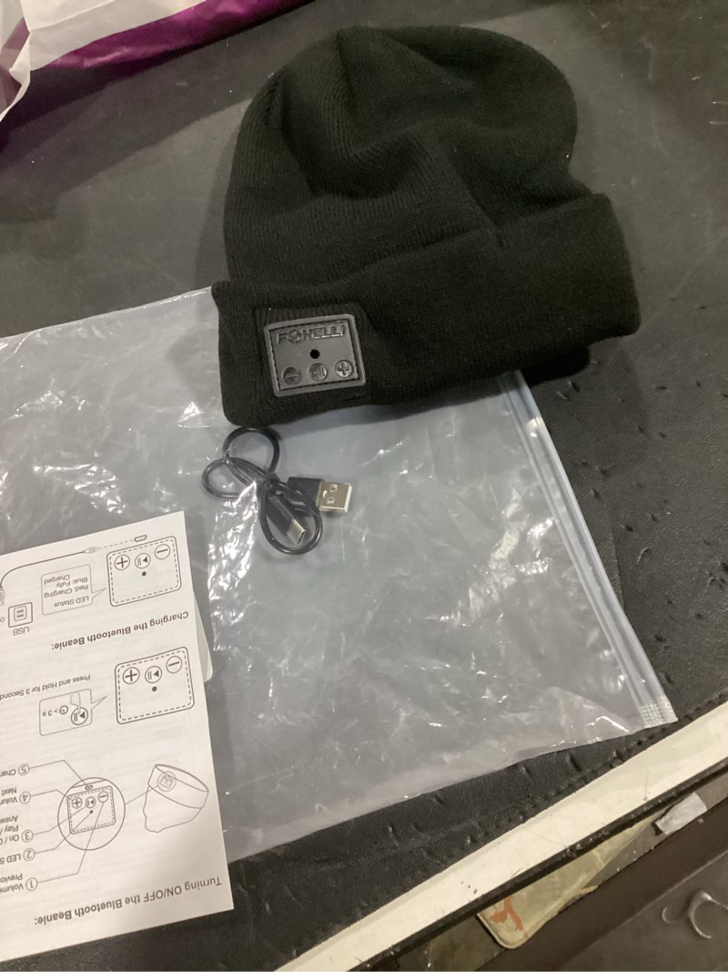 Condition photo showing Good Condition for foxelli bluetooth beanie hat – 15-hour battery, built-in mic, fully washable, perfect tech gift for men & women one size black