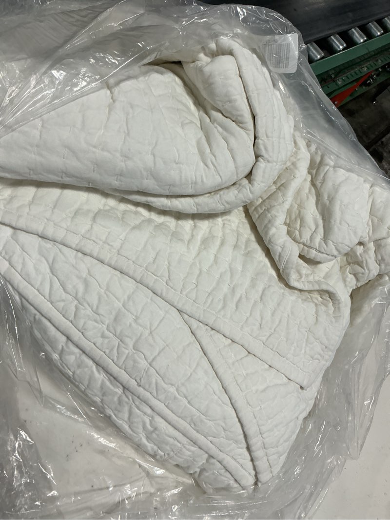 Condition photo showing Good Condition for european linen cotton stitch quilt, full/queen, ivory
