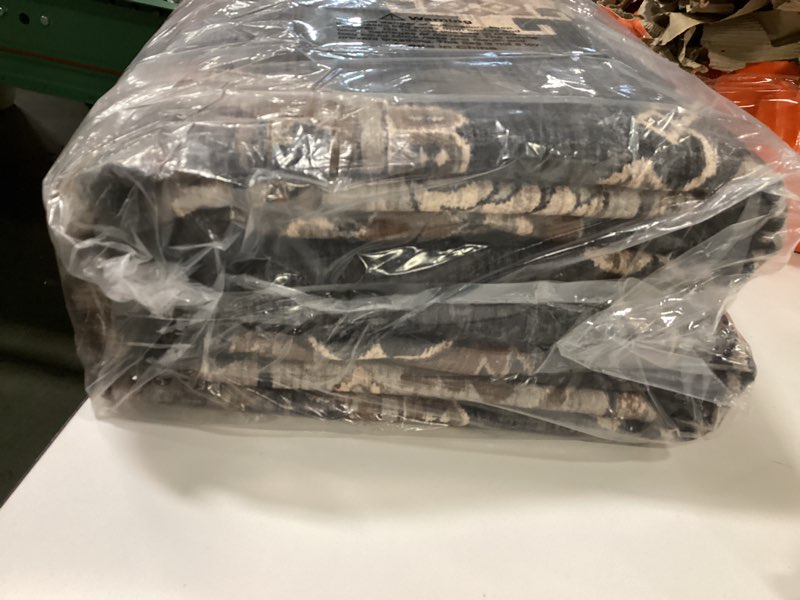 https://lotting-media.assets.bidfta.com/lotting_407eeea9-383c-4c96-adea-aa92ba670038
