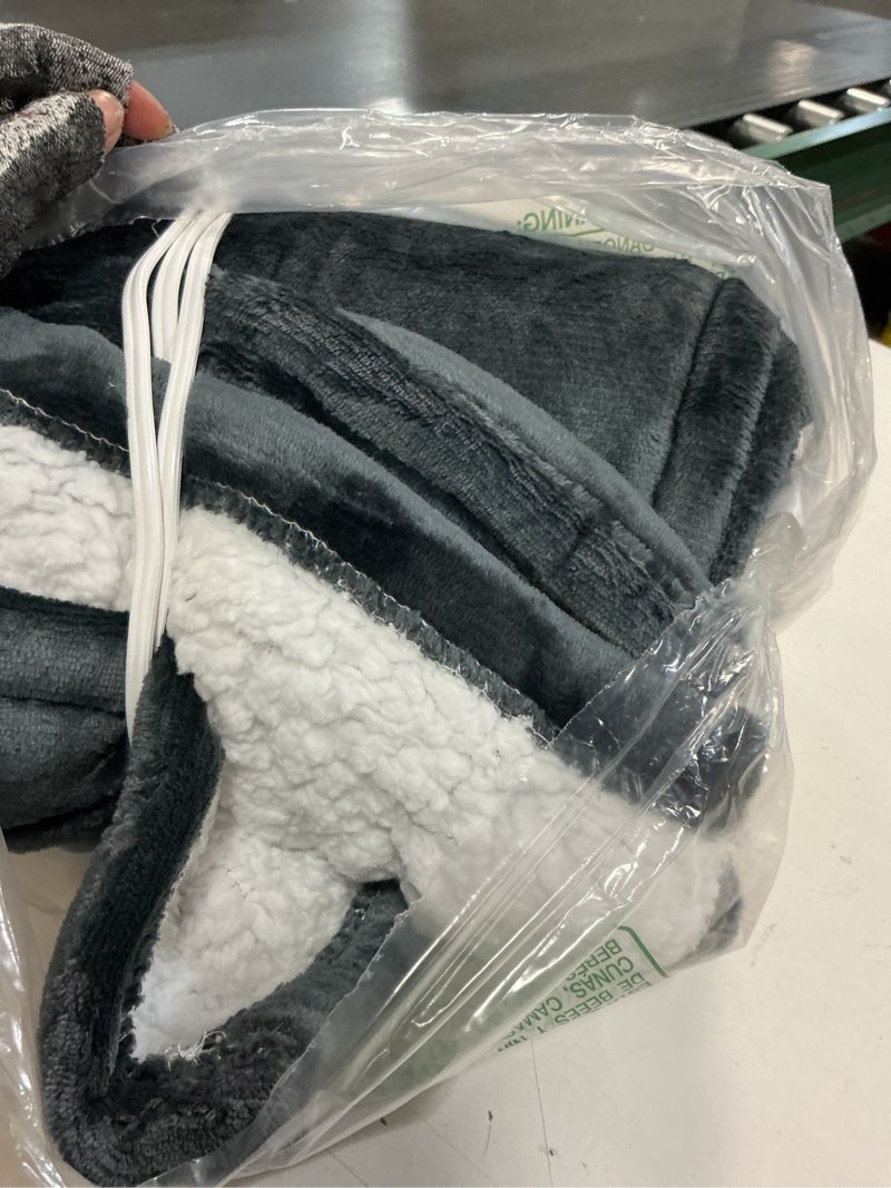 Condition photo showing Good Condition for electric blanket heated throw, soft flannel 50"x60" heating blanket with 8 hours auto off 10 fast heating levels machine washable sherpa heated blanket with overheating protection dark gray throw(50" x 60")