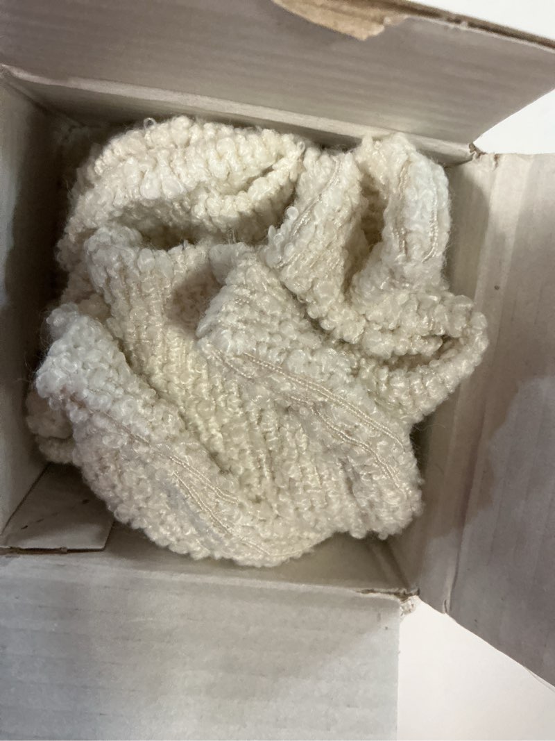 Condition photo showing Good Condition for MANDIOO Pack of 2 Decorative Throw Pillow Covers Accent Solid Woven Textured Cushion Covers Pillow Cases Bedroom Living Room Sofa Home 12 x 20 Inch Cream White Cream White 20" x 12" (Pack of 2)