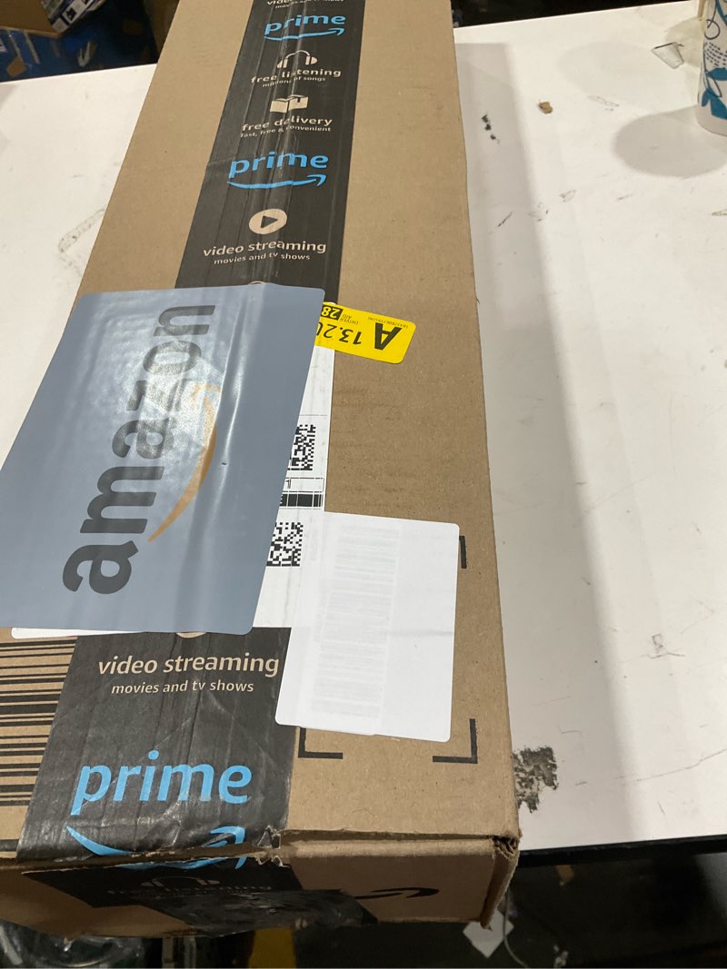 Condition photo showing Good Condition for Dash and Albert Kali Machine Washable Area Rug - 2' x 3' Natural - Diamond Accent Rug - Anti-Slip Backing, Lightweight, Machine Washable, High Traffic Areas Kitchen, Mudroom, Laundry Room 2' x 3' (Rectangular) Kali Natural