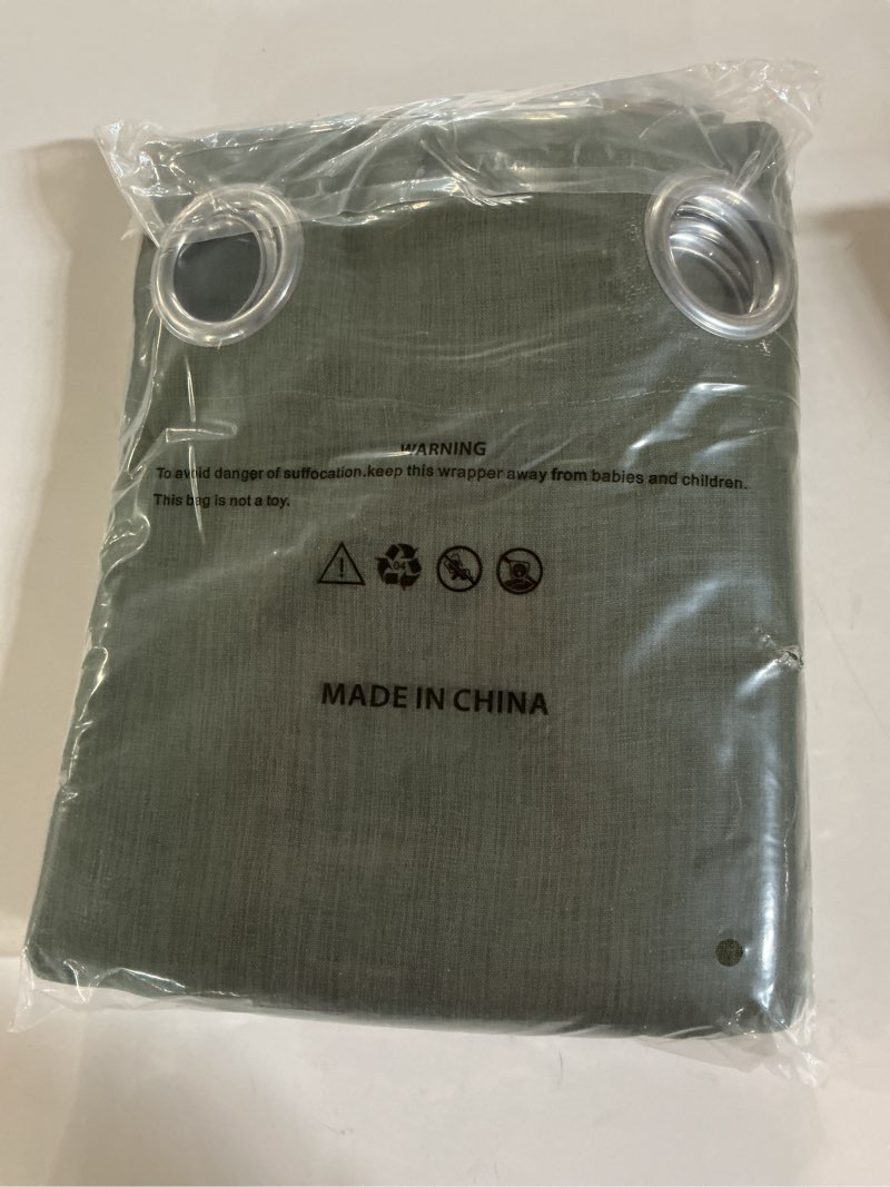 https://lotting-media.assets.bidfta.com/lotting_4098bc1e-a76c-4cd6-a01b-f325babceb54
