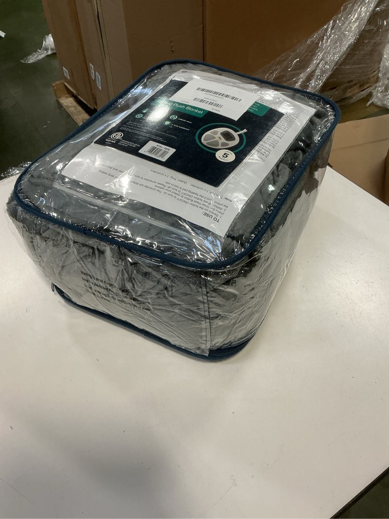 Condition photo showing New/Like New for Serta Parsa Fast Heating Cozy Plush Microlight Electric Blanket  Charcoal Gray  King Size