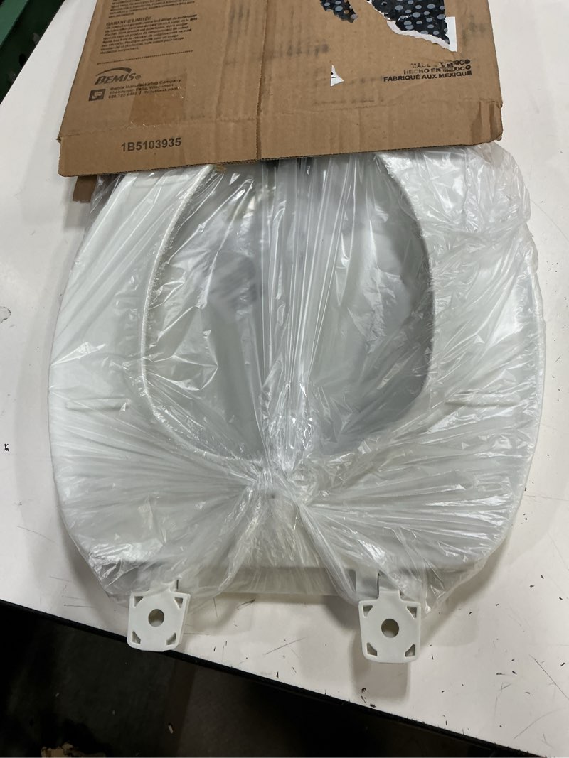 Condition photo showing Good Condition for bemis 170 durable plastic toilet seat, elongated, white