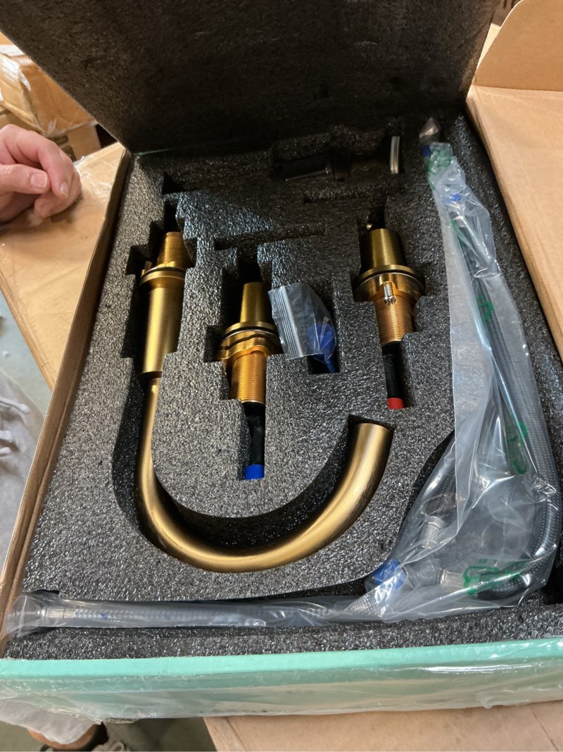 celestine widespread faucet 2-handle bathroom faucet with drain assembly