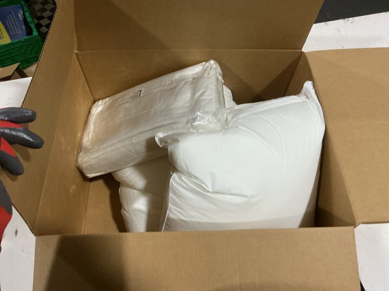 Condition photo showing Good Condition for oubonun 18"x18" pillow inserts (set of 2) - throw pillow inserts with 100% cotton cover - 18 inch square interior sofa pillow inserts - decorative pillow insert pair - white couch pillow 18x18 inch (pack of 2)