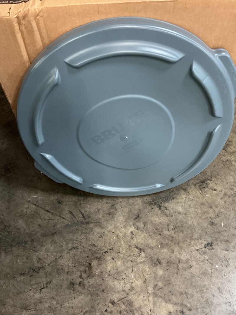 Condition photo showing New/Like New for brute - dome lid for trash cans, gray, 32 gallons 121.1 l, compatible with rubbermaid 32 gallon heavy duty bins 7 pcs