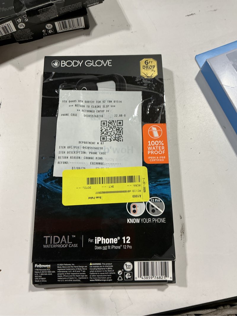 Condition photo showing Good Condition for body glove tidal waterproof phone case for iphone 12 - black/clear