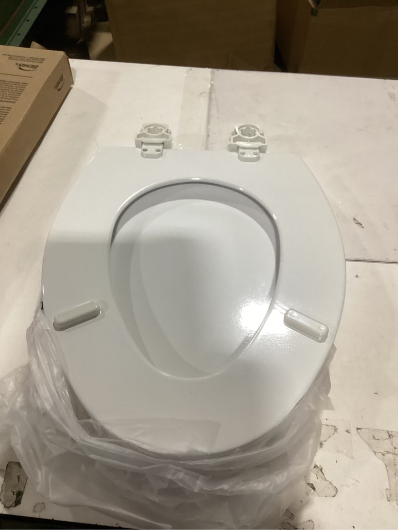 Condition photo showing Good Condition for bemis 1500ec 390 lift-off wood elongated toilet seat, cotton white (pack of 1)
