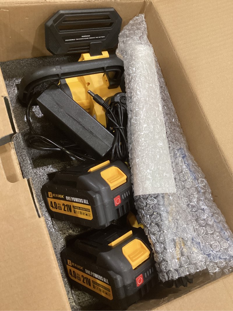 Condition photo showing Good Condition for 12" brushless chainsaw, 21v cordless chainsaw with 2 x 4.0ah battery, electric motosierra de gasolina with 2 x chains & guide plate, eléctrica rechargeable saw for wood cutting trimming branch