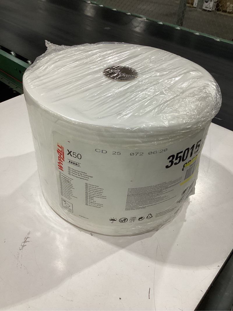 Condition photo showing New/Like New for wypall generalclean x50 cleaning cloths, jumbo roll, 1100 towels (35015) | pop-up box, light-weight, engineered to clean dirt and sticky messes