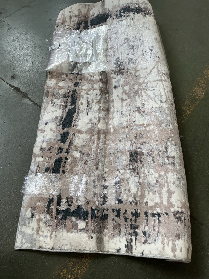 ARYA area rug 5’x7’ beige / ekru