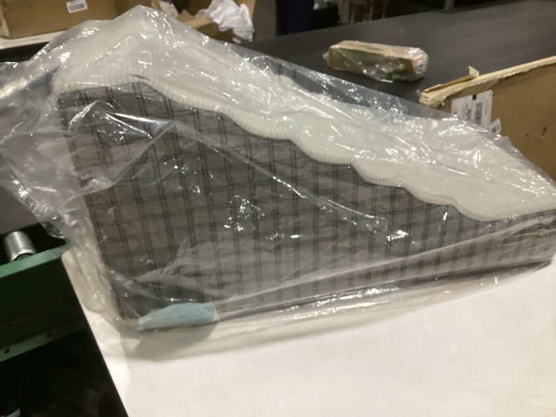 Condition photo showing Good Condition for pets ramp for high beds, small dogs & senior cats - non-slip texture & machine washable cover - supportive foam for joint comfort, easy climb for couch, sofa, furniture (gery)